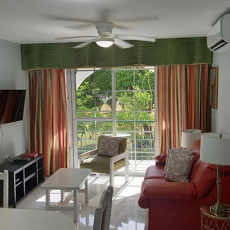 Marchabell By The Sea E22 Appartement Ocho Rios Buitenkant foto