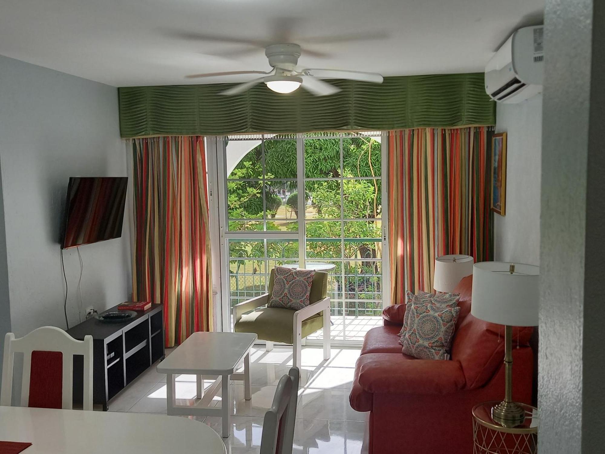 Marchabell By The Sea E22 Appartement Ocho Rios Buitenkant foto