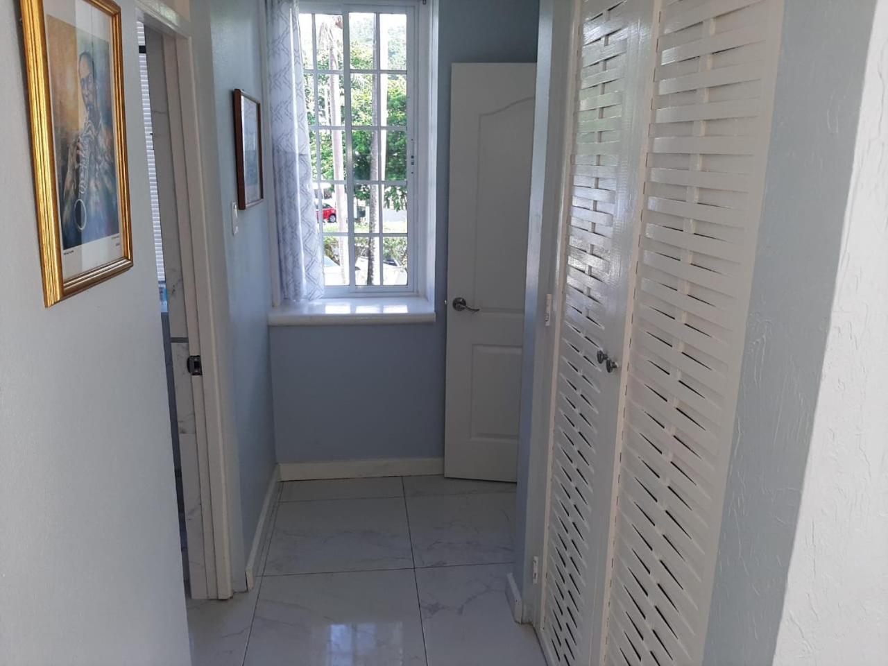 Marchabell By The Sea E22 Appartement Ocho Rios Buitenkant foto