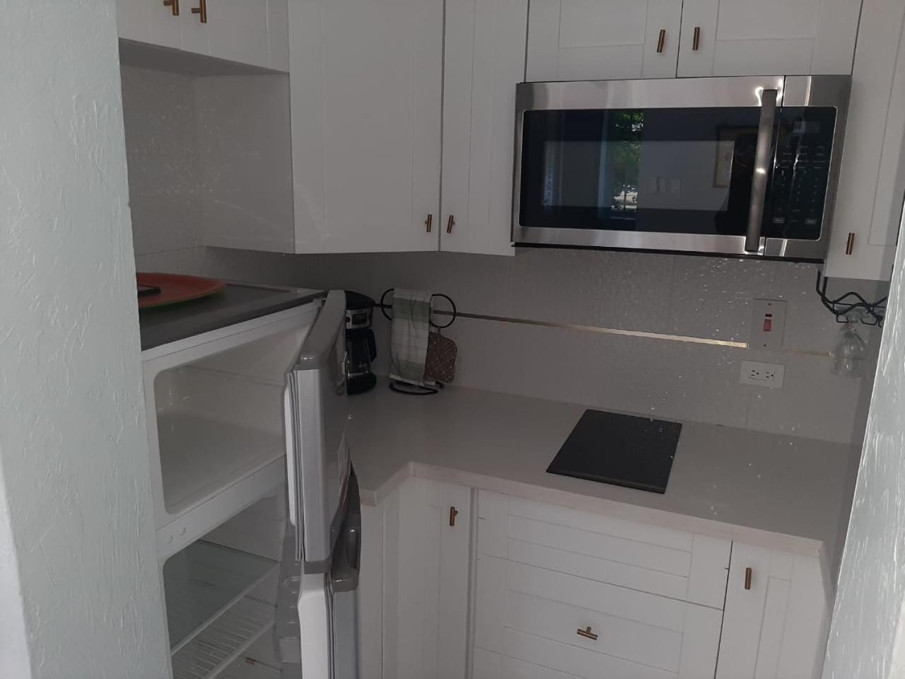 Marchabell By The Sea E22 Appartement Ocho Rios Buitenkant foto