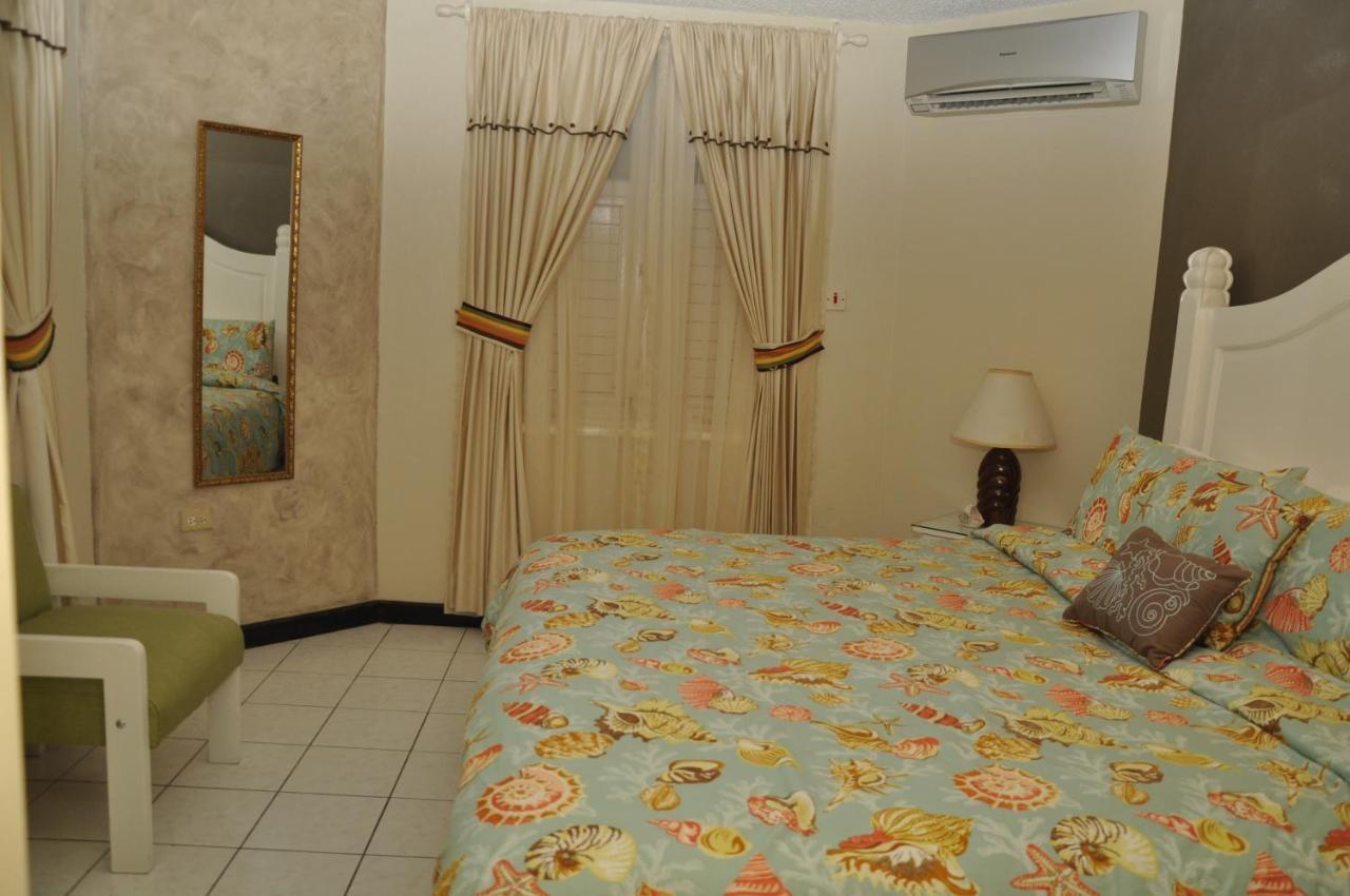 Marchabell By The Sea E22 Appartement Ocho Rios Kamer foto