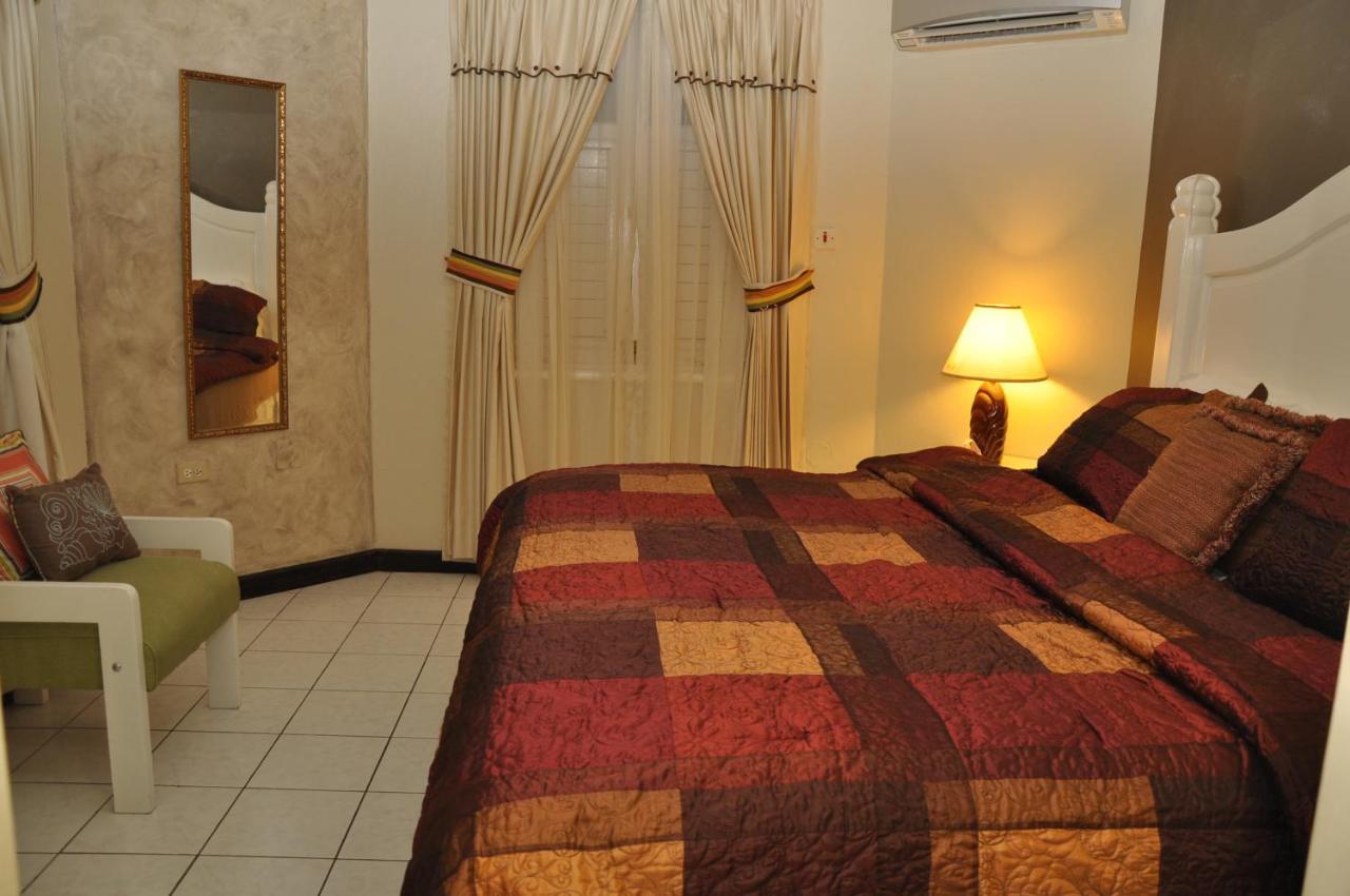 Marchabell By The Sea E22 Appartement Ocho Rios Kamer foto